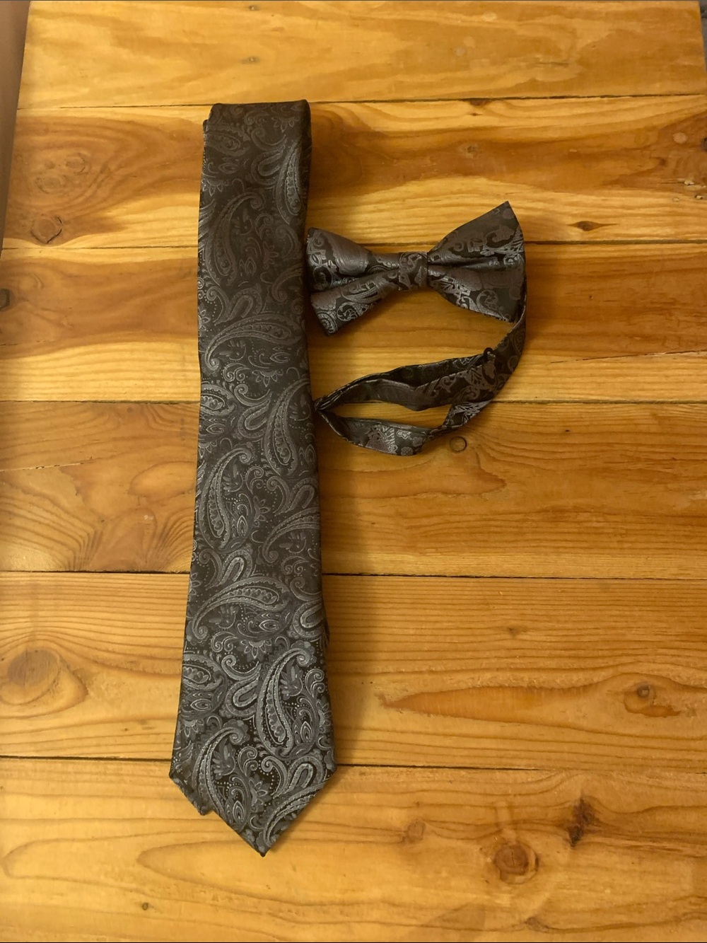 2/$5 Paisley Silk Tie & Bow Tie Set in Charcoal Gray